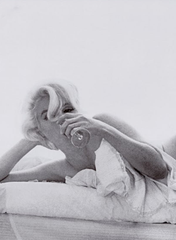 Unisex Marilyn In Bed Tee-ivory | Fleur du Mal
