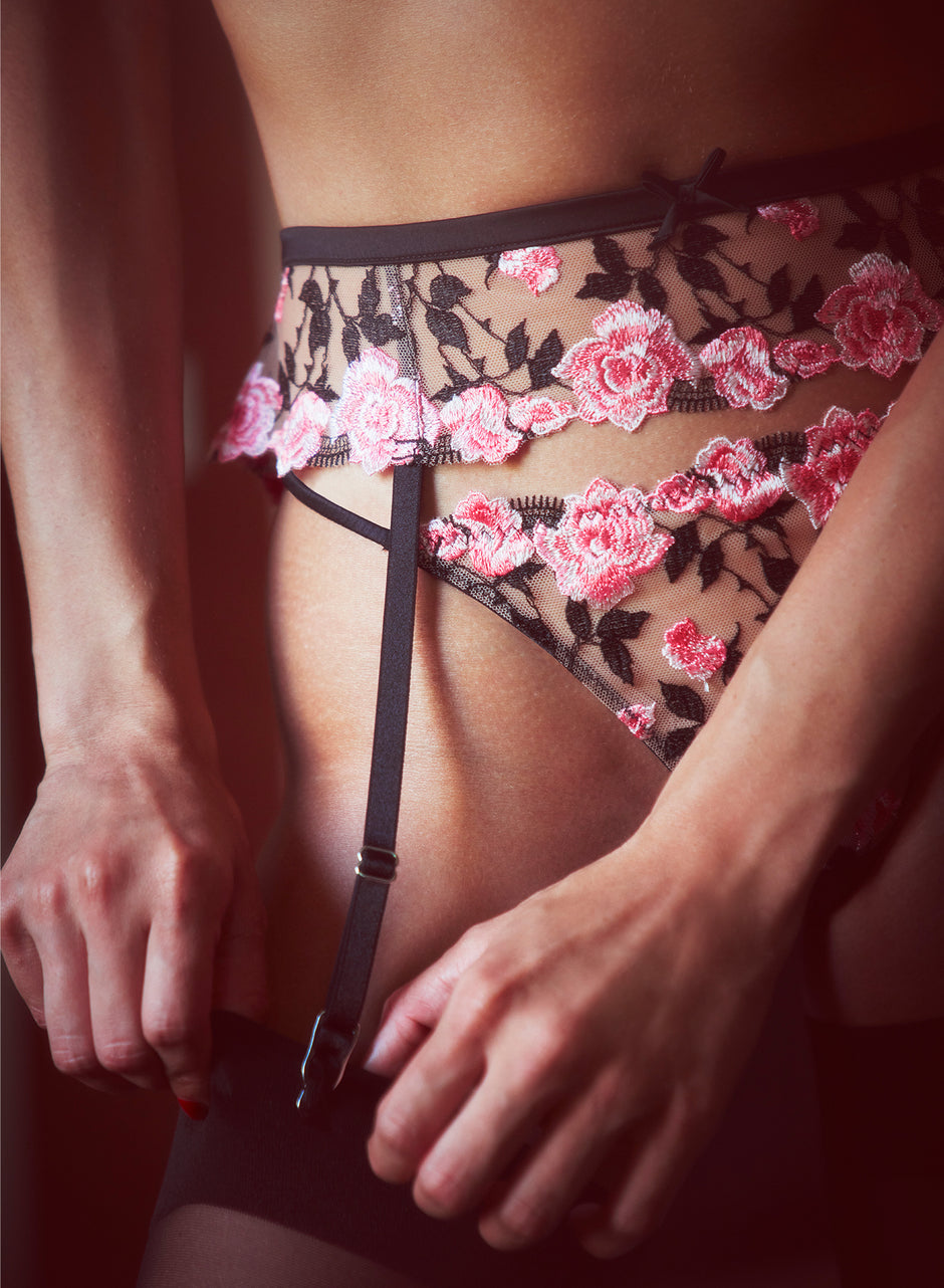 La Vie en Rose - Three styles of panties to try this summer! 🌸 High waist:  Its sleek sides make it ideal to wear under your cute form fitting summer  dress. 🌸