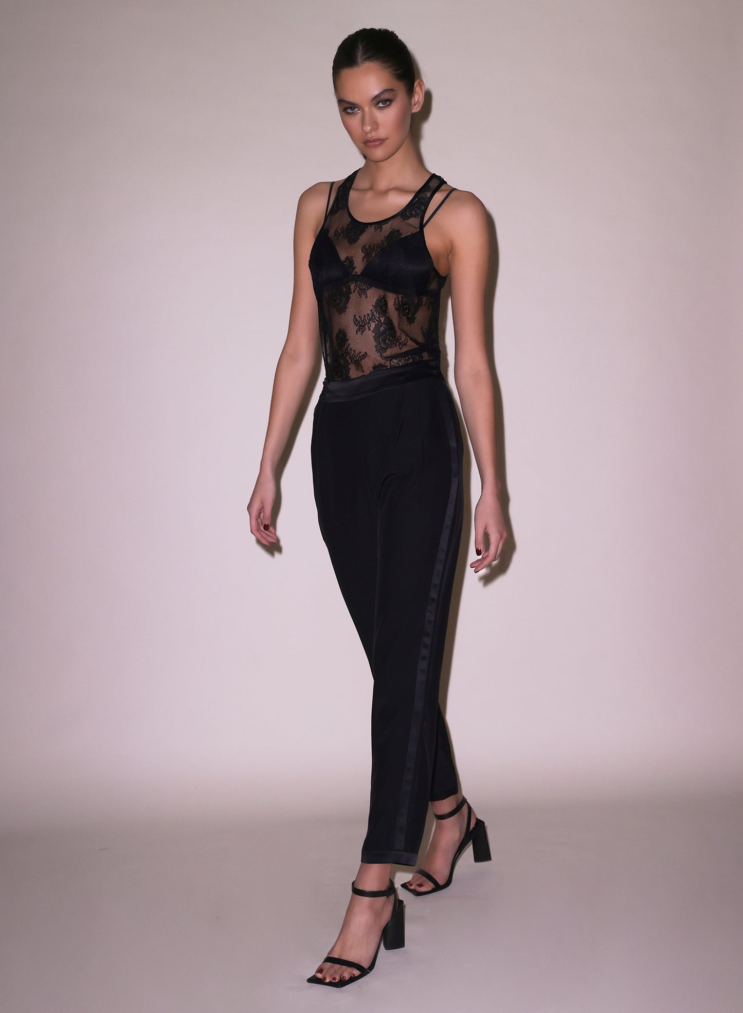 FLOWERY LACE TANK