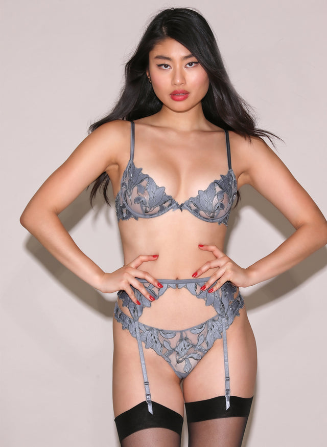 Mr. grey - Lily Embroidery Plunge Demi Bra | Fleur du Mal