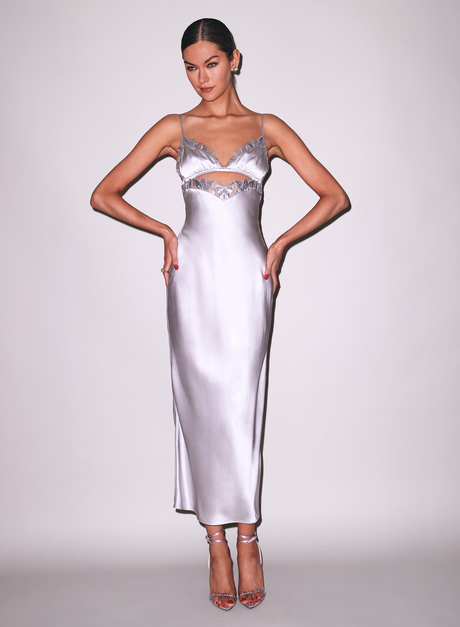 Lily Embroidery Cutout Slip-flat- Fleur du Mal
