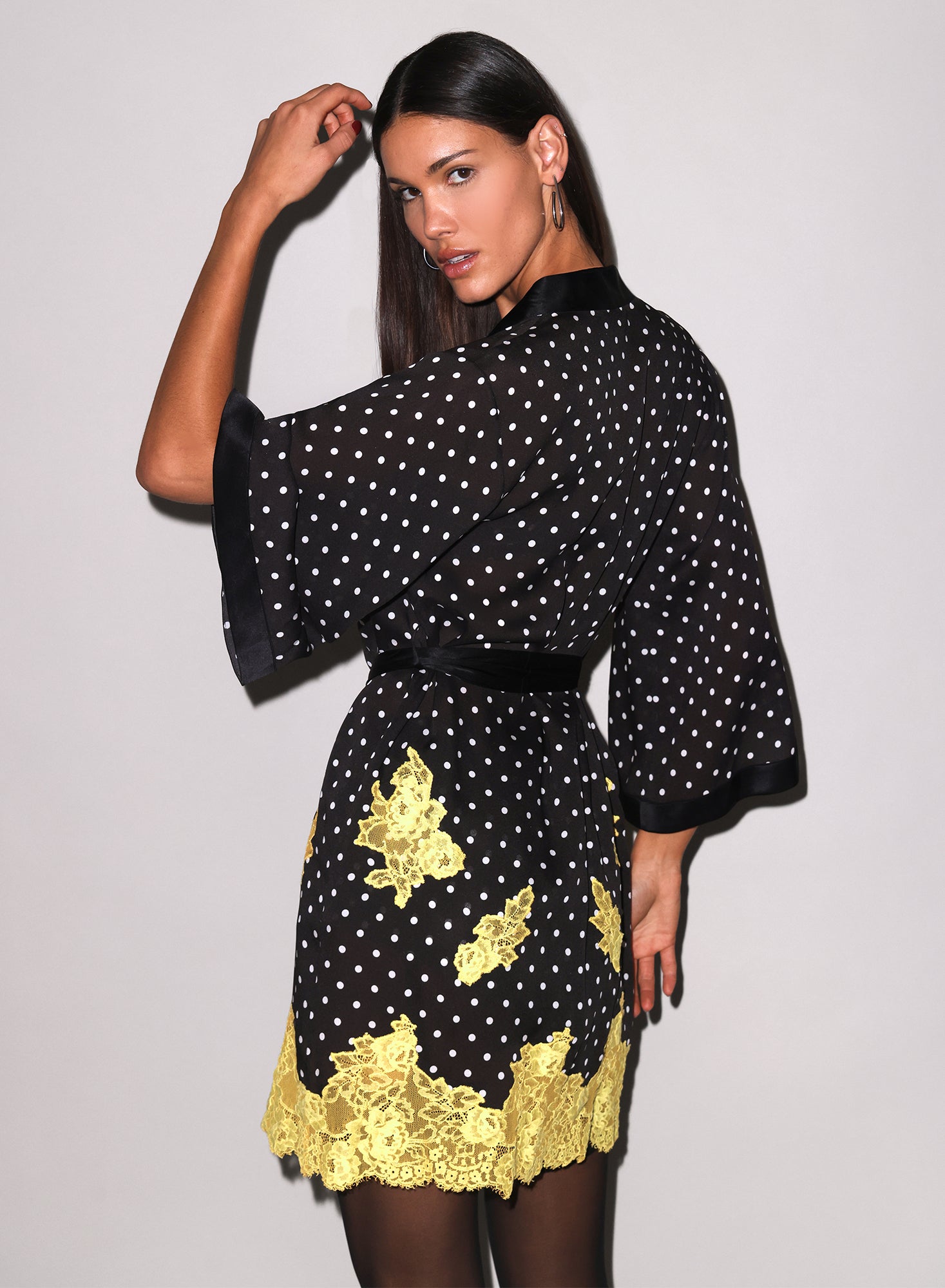 Juliet Lace Robe-black & Yellow- fleur du mal