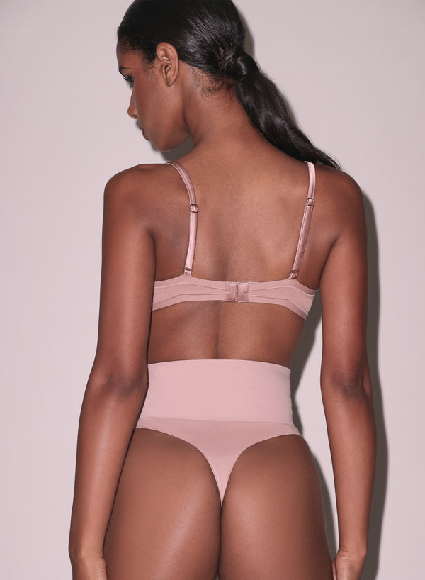 Tan - Le Stretch Micro Shaping Thong | Fleur du Mal