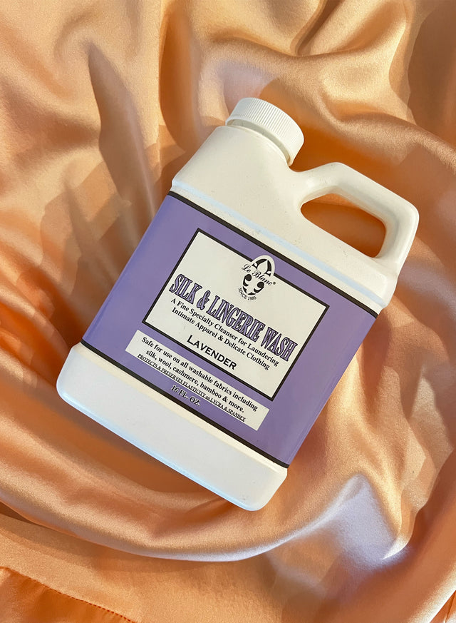 Le Blanc Silk & Lingerie Wash