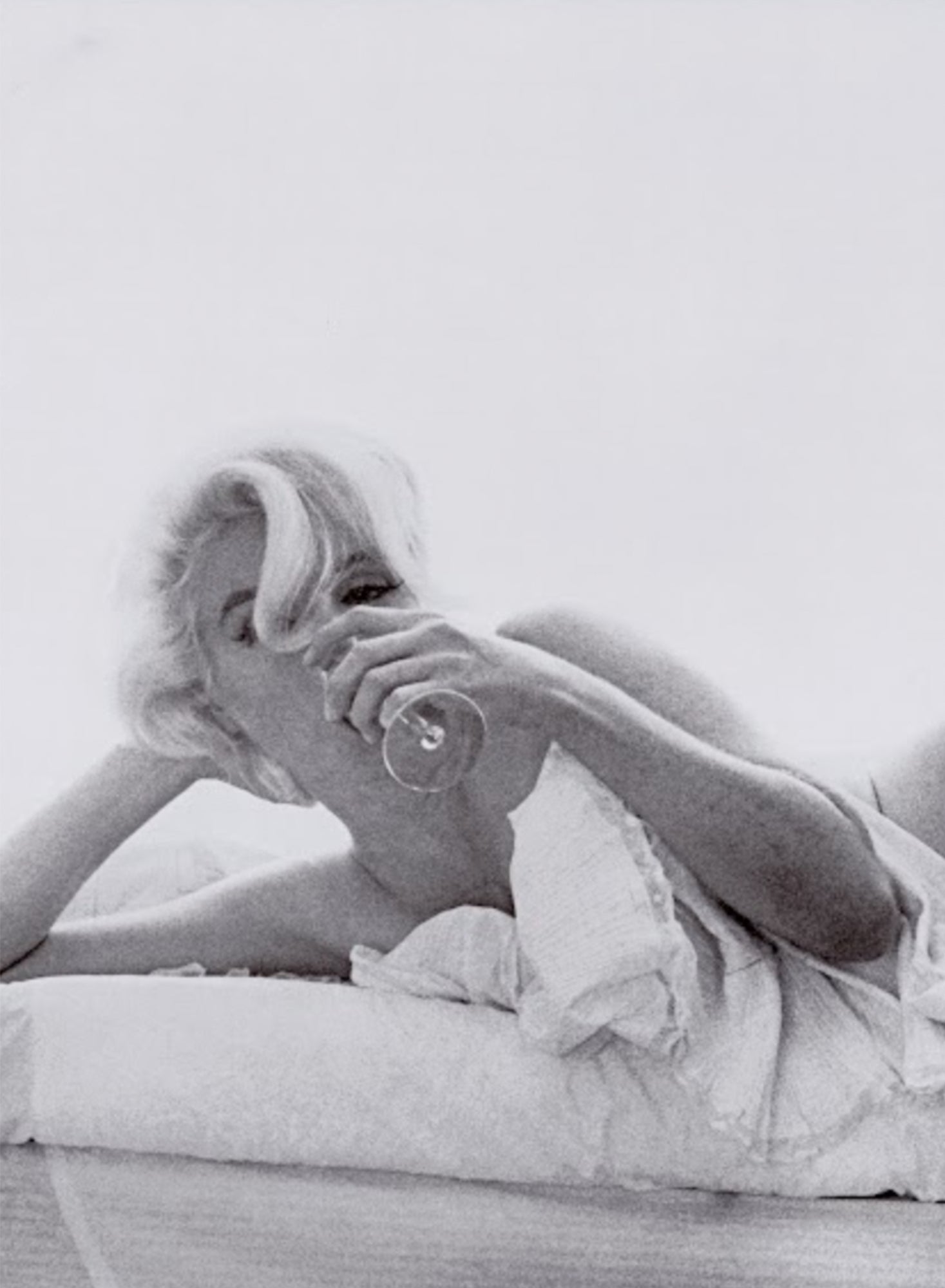 Unisex Marilyn In Bed Tee