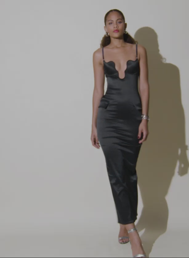 U plunge dress in black