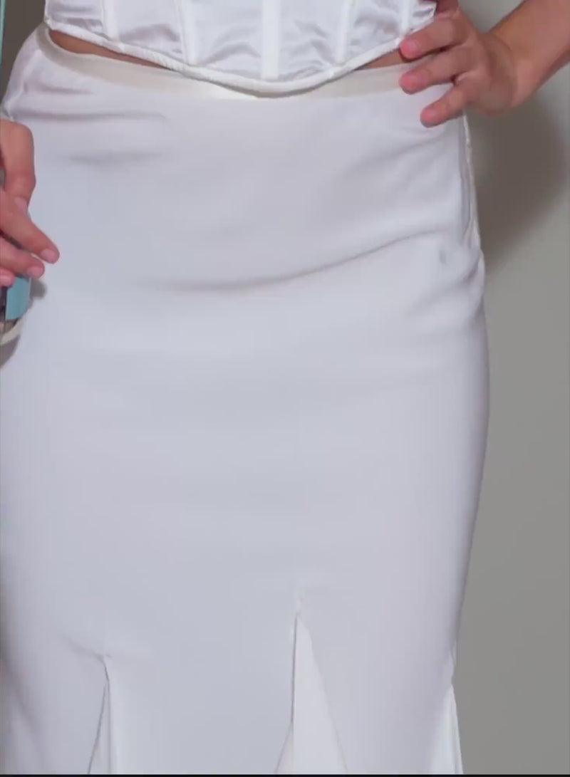 Eva Skirt-white- fleur du mal- video
