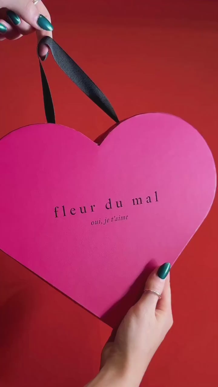 video-Charlotte Gift Set in rouge-Fleur du Mal